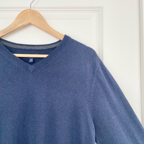 🧵MEN’S CROFT & BARROW LIGHTWEIGHT V-NECK SWEATER - Picture 3 of 3